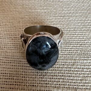 Sterling silver and labradorite oval cabochon ring Size 10